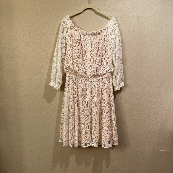 Chelsea 28 lace dress - Picture 3 of 6